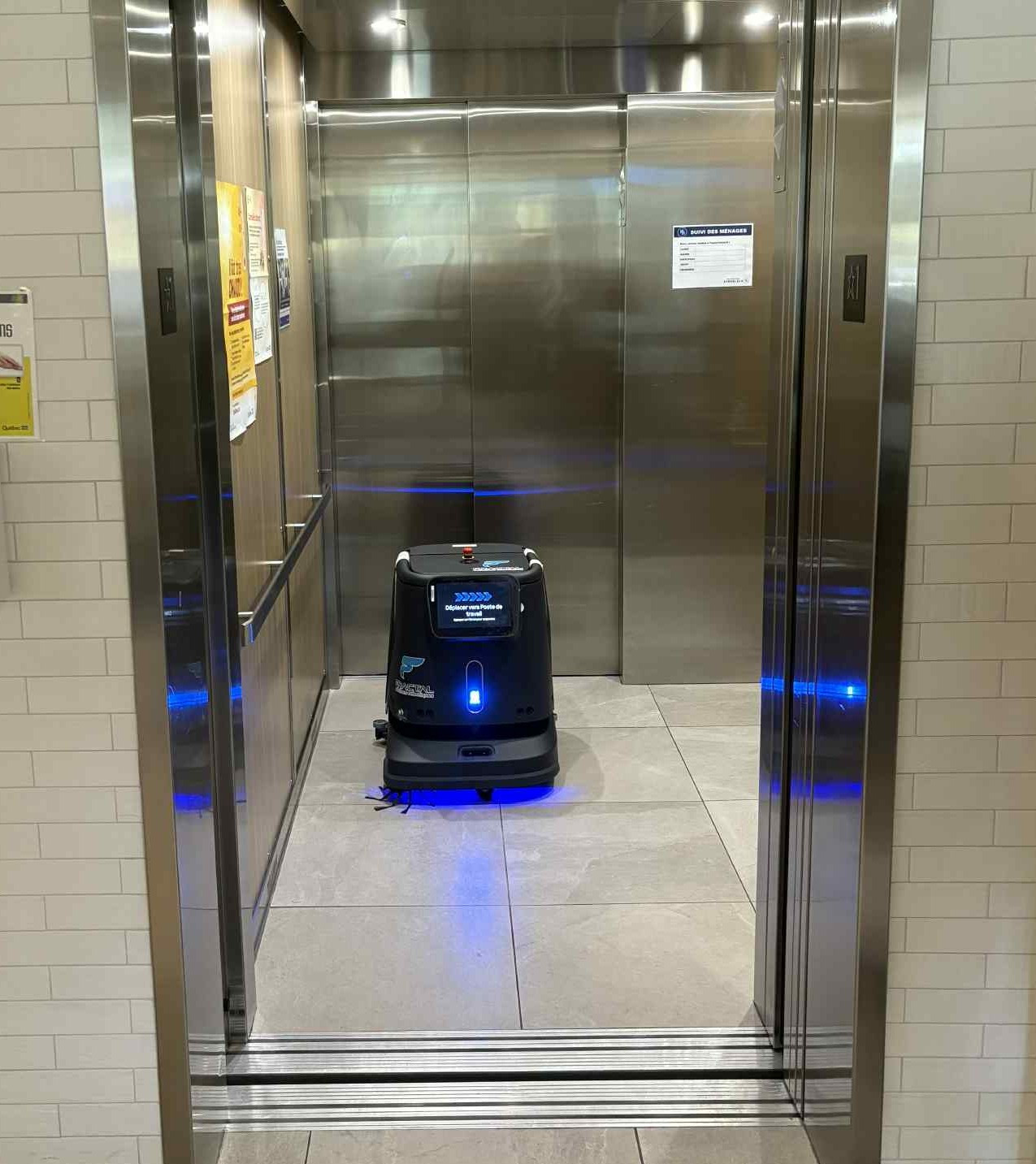 Les robots peuvent-ils prendre l'ascenseur? La solution pour une automatisation sur plusieurs étages.
